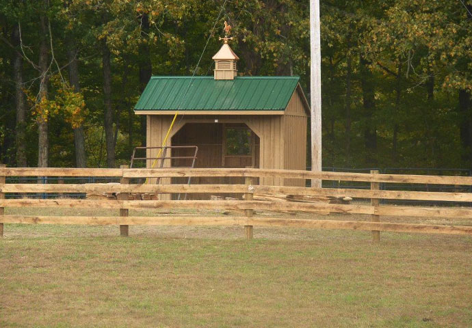 Horse Run Ins and Sheds | Portable Horse Barn Manufacturer 